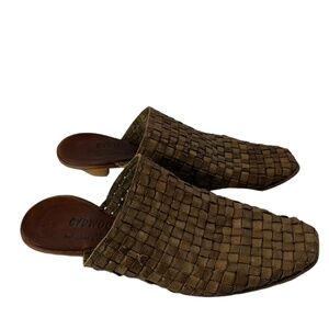 Genuine CYDWOQ Vintage Orient olive/taupe leather woven sandals 37.5 7